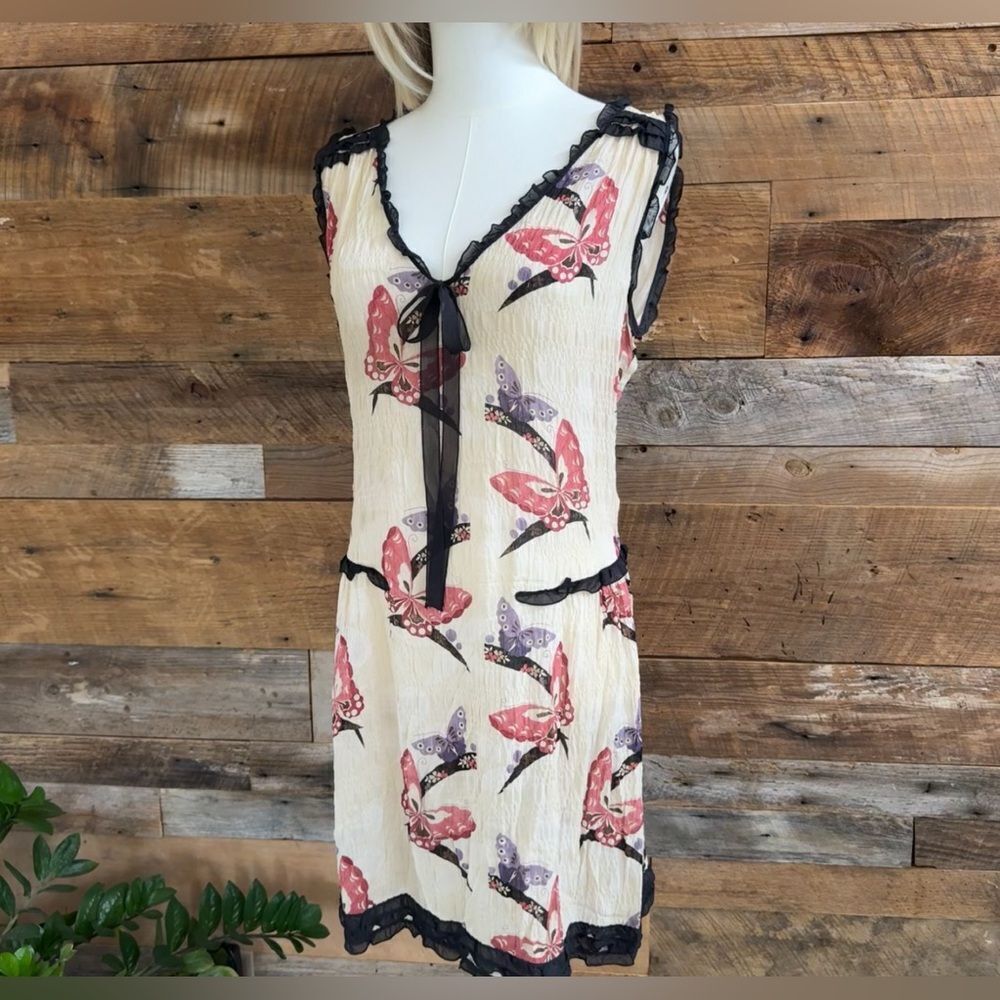 Max Studio Special Edition Silk Dress
adorned with captivating butterflies! Sz S